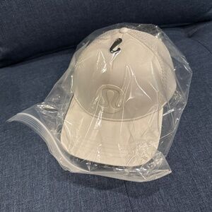 Lululemon trucker hat